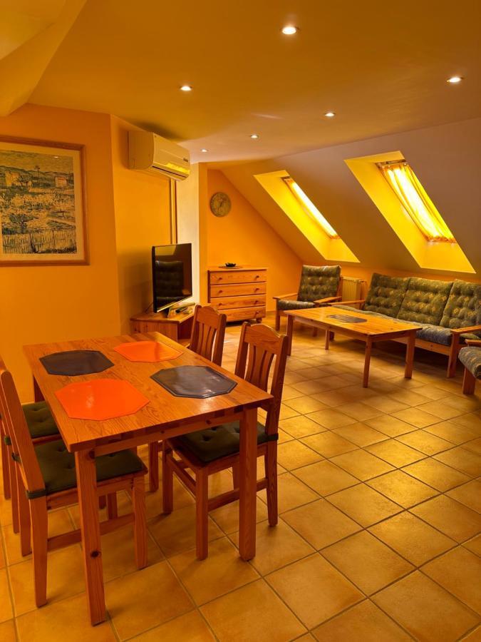 Apartment Roman Villa Heviz Bagian luar foto