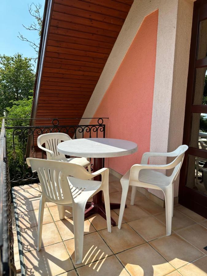 Apartment Roman Villa Heviz Bagian luar foto